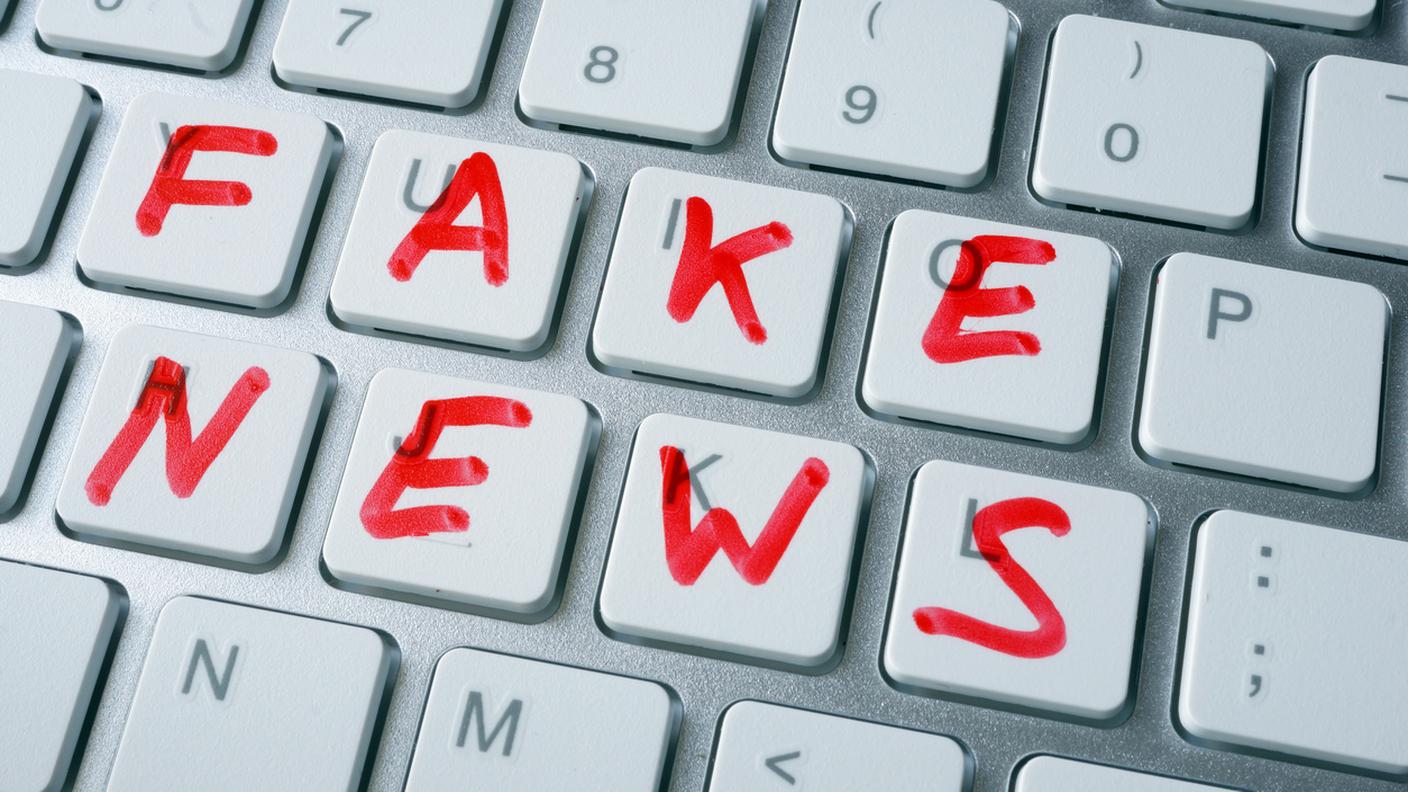 tastiera pc, fake news