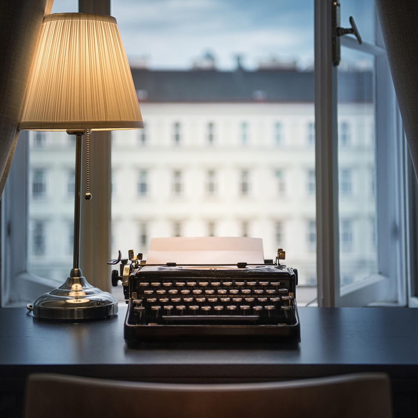 scrittore, macchina da scrivere