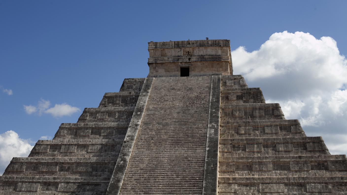 maya piramide chichen itza RE 20 dic 2012.jpg