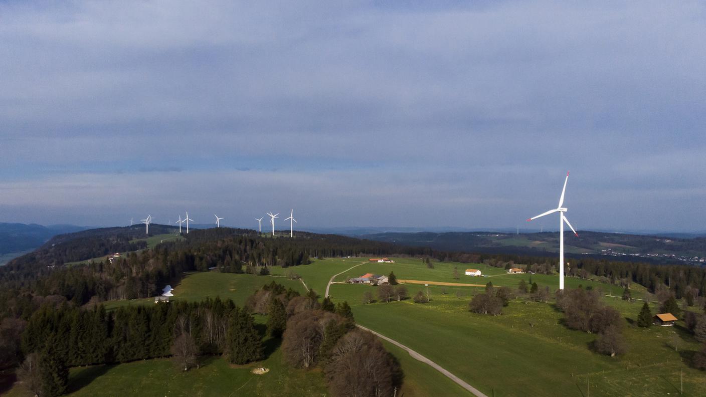 Il parco eolico giurassiano tra il Mont-Soleil e il Mont-Crosin