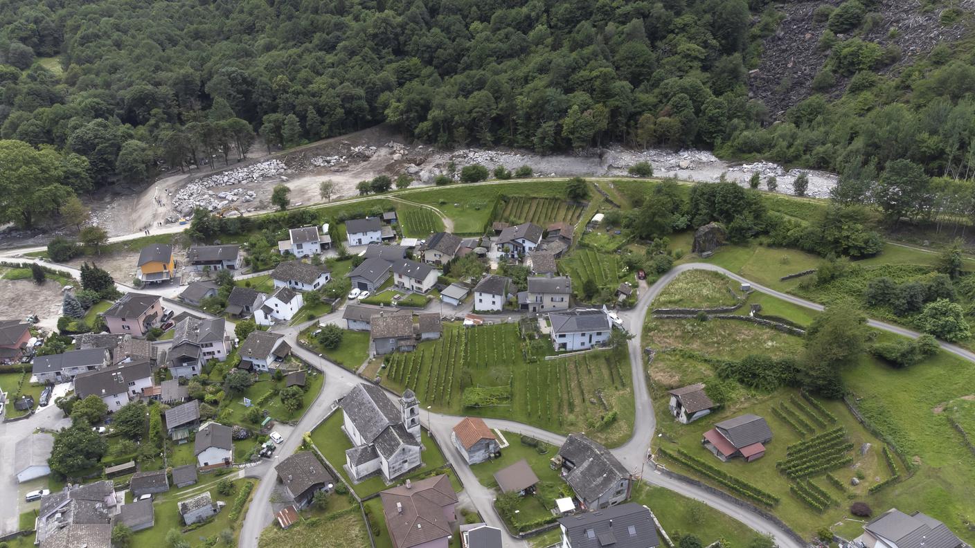 Ecco come si presenta oggi il paese di Lostallo dall'alto