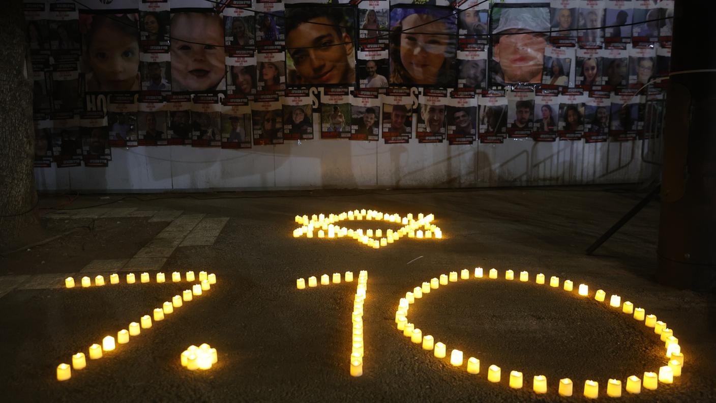 Commemorazione dall'attacco di Hamas contro Israele del 7 ottobre 2023, fuori dalla Knesset israeliana a Gerusalemme