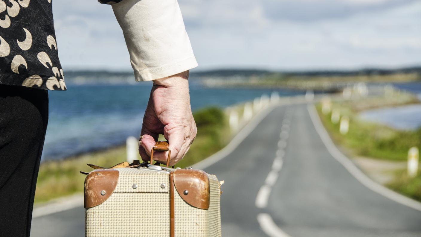 iStock-Danimarca, Emigrazione e Immigrazione, Persone, Valigia, Adulto