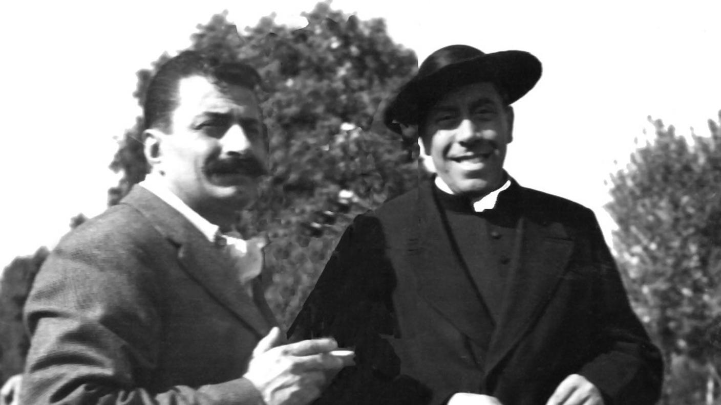 Giovannino Guareschi e Fernandel sul set a Brescello, 1951