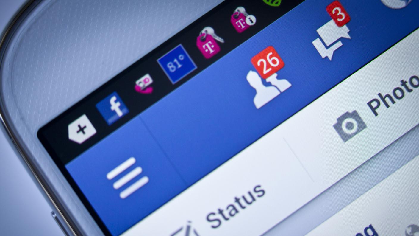 Richiesta di amicizia e messaggio su facebook