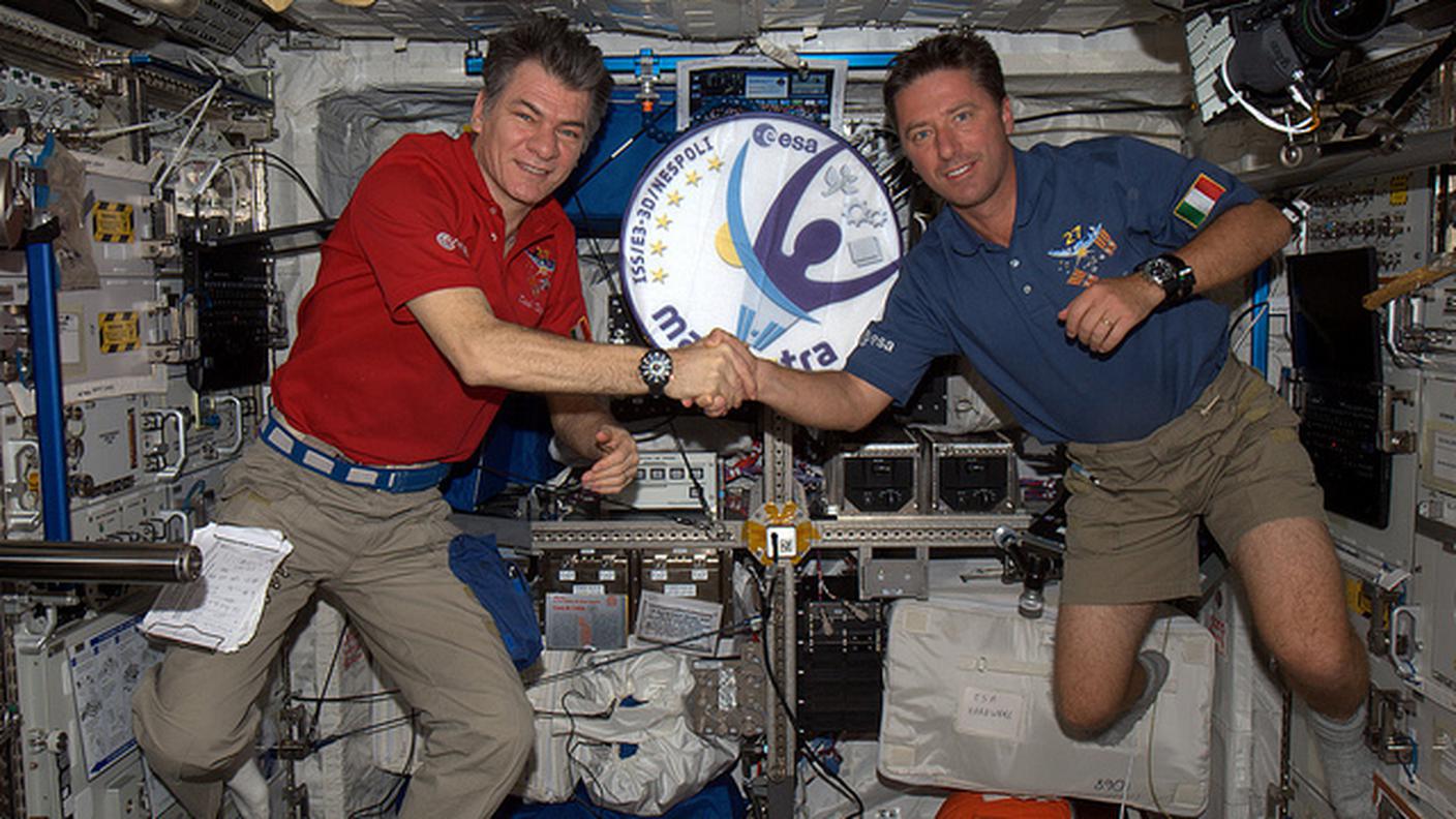 Paolo Nespoli e Roberto Vittori durante la missione MagISStra, 2010