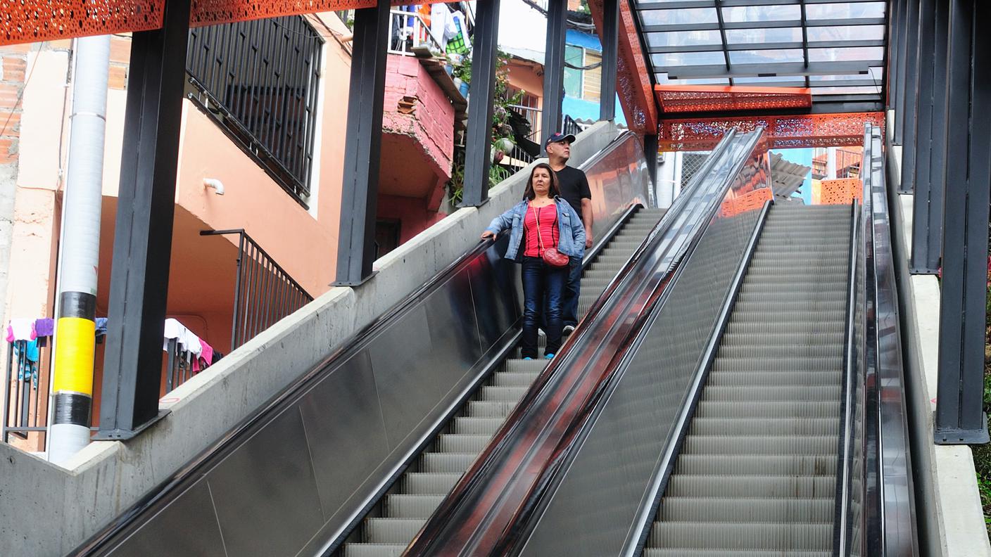 Comuna 13 urban escalator