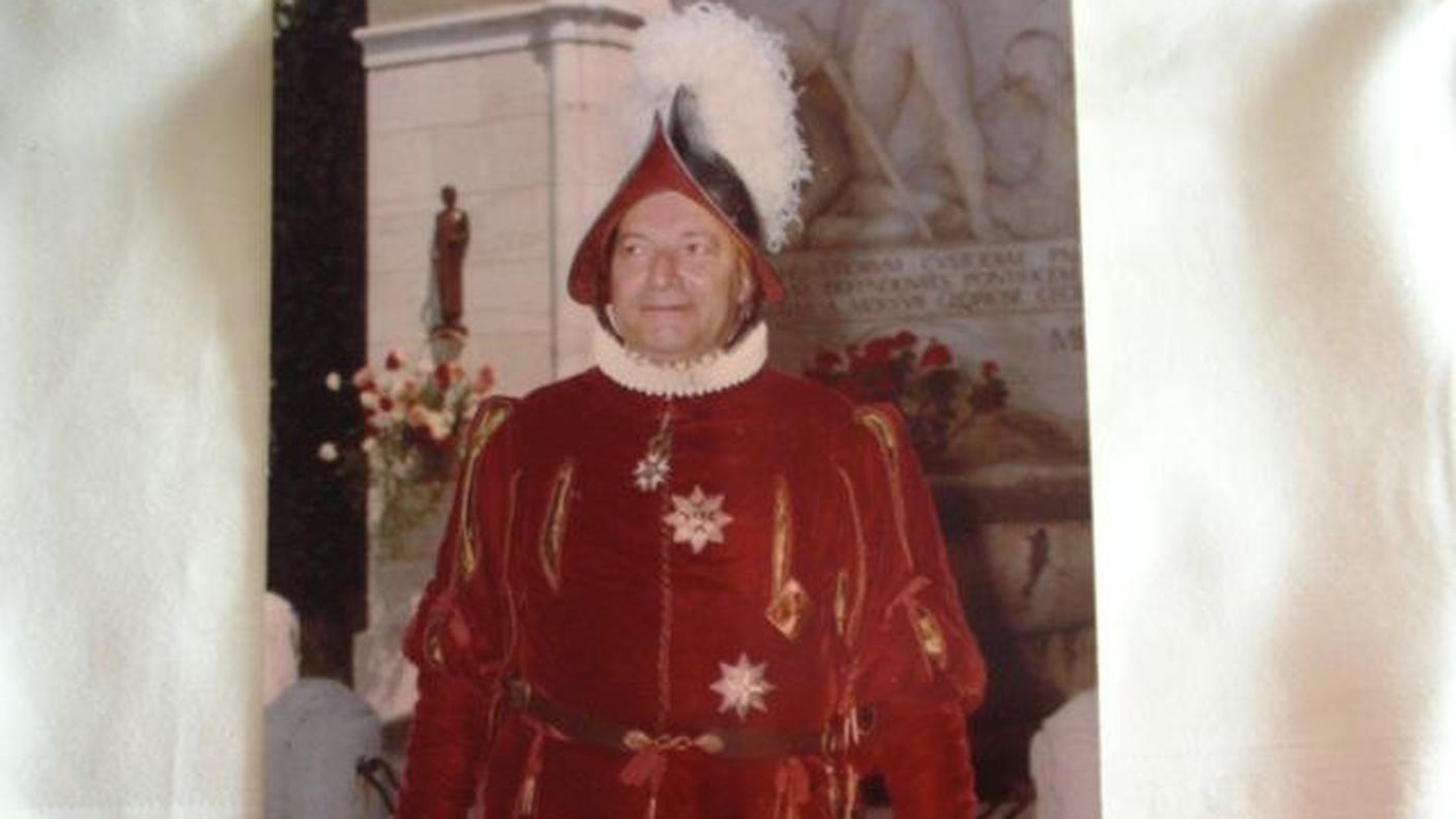 Intervista a Bruno Nünlist, cantante professionista e nipote del Colonnello Robert Nünlist Degen, Capo delle Guardie Svizzere Pontificie dal 1957 al 1972