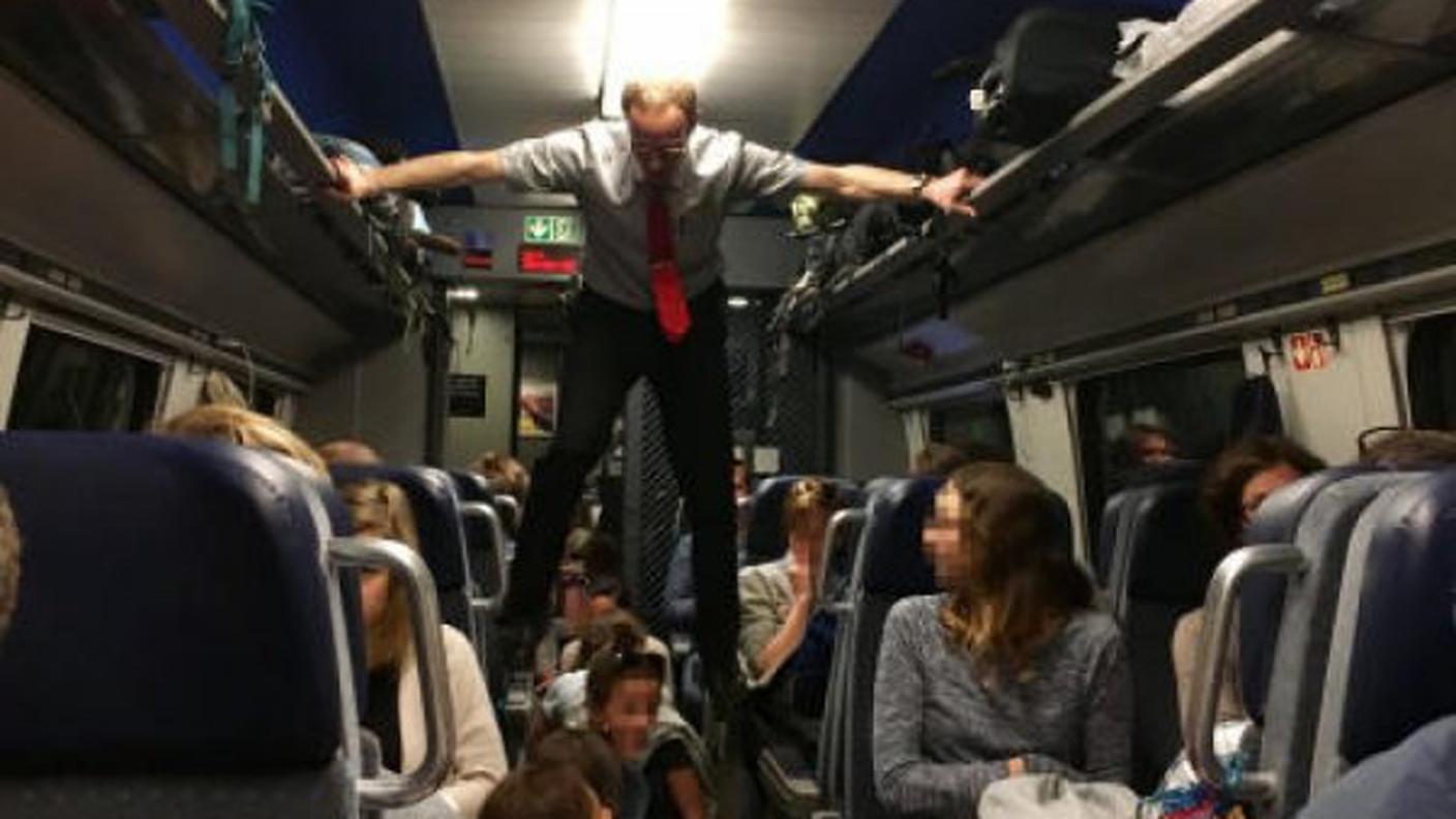 Treno per il Ticino troppo pieni di passeggeri a terra