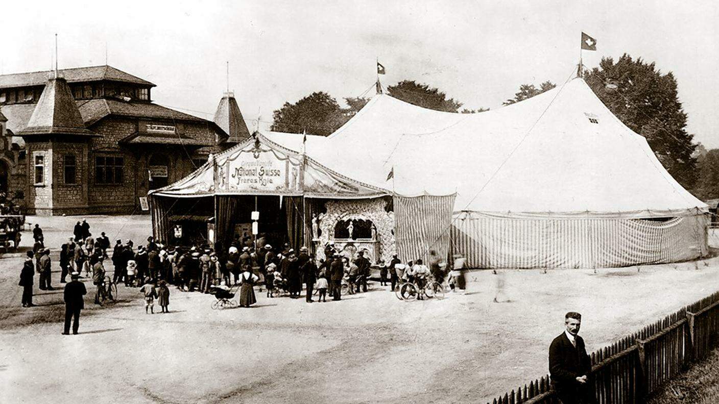 100 anni fa il Circus Knie ha celebrato la sua prima premiere in una tenda sul Berner Schützenmatte!