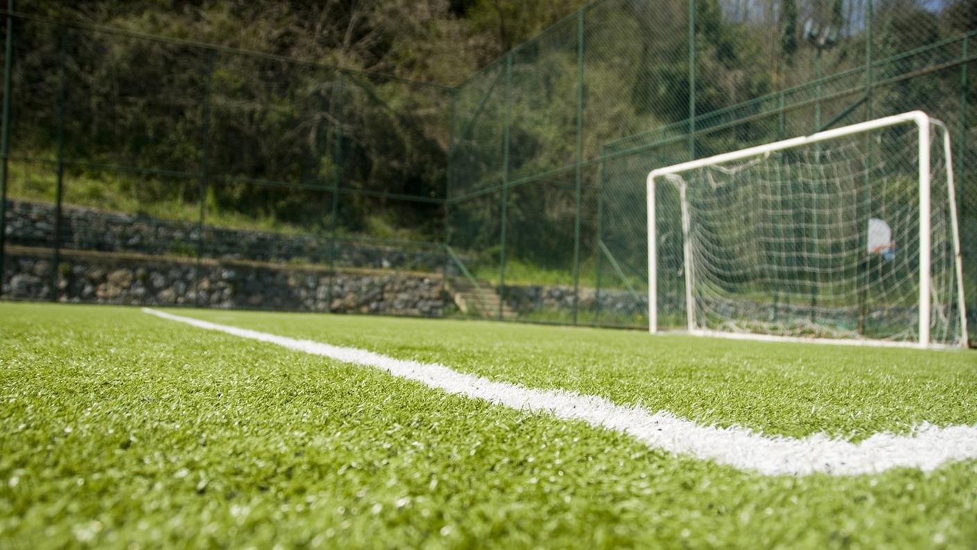 campo calcio vuoto