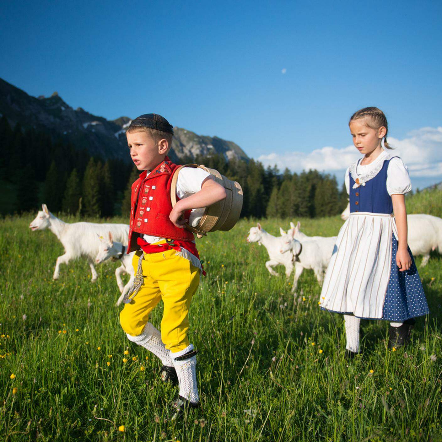bambini in abiti tradizionali Canton Appenzello