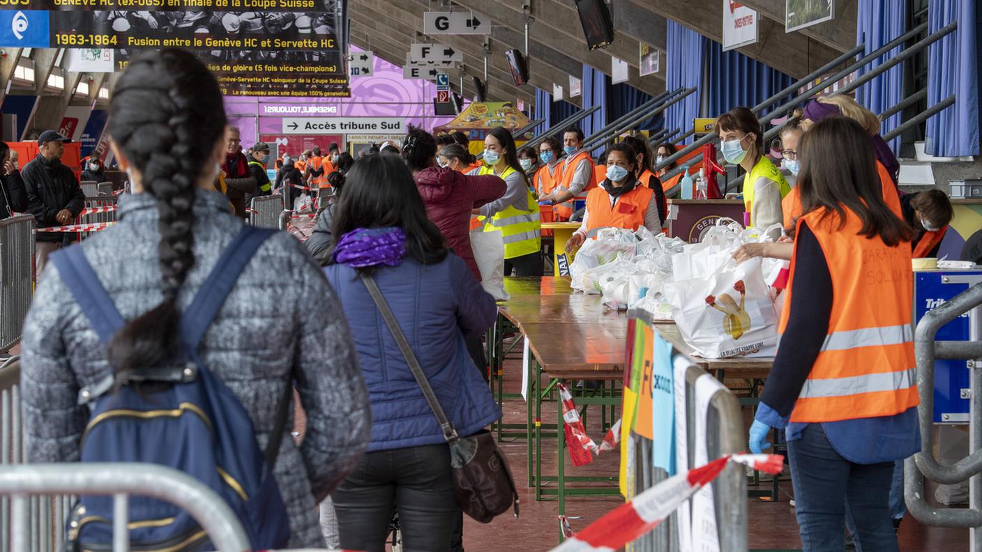 Ginevra, distribuzione beni alimentari della Caravane de Solidarité