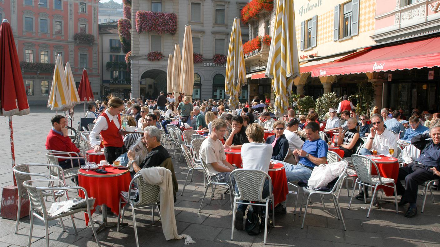 Lugano, turisti, mangiare, bere