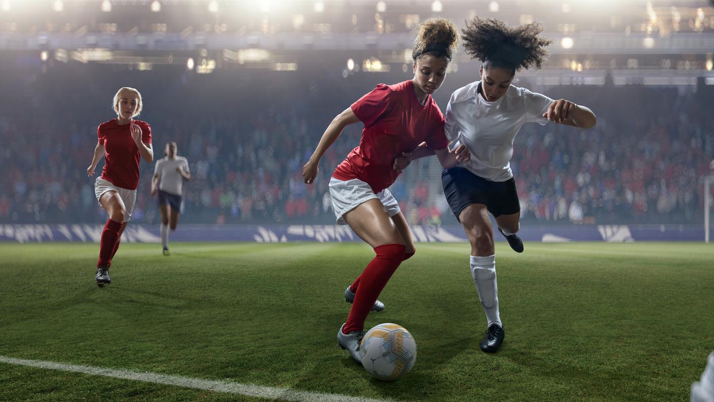 Regno Unito, Calcio - Sport, Pallone da calcio, Calciatore, Calcio femminile, gara, stadio