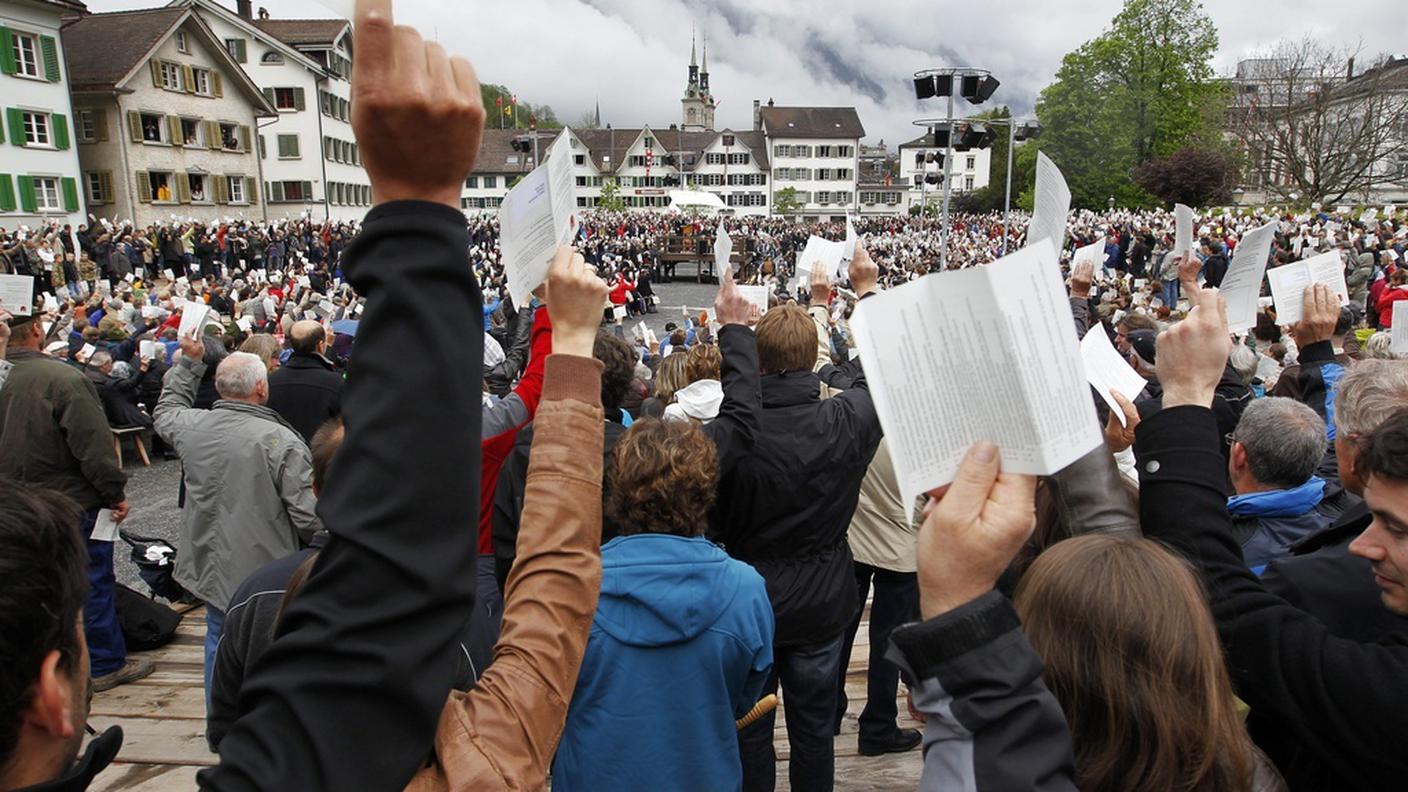 Landsgemeinde, voto mano alzata, democrazia
