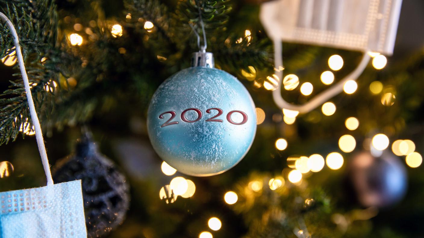 Natale Covid-19, albero di natale, boccia 2020, decorazione, mascherina