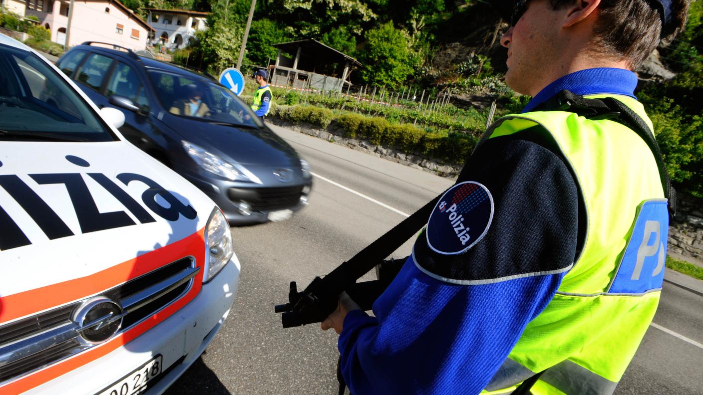 tp_rapina_polizia_mitra.jpg