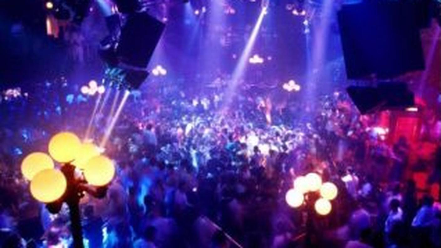 rave_discoteca_ballo_divertimento00-b.jpg