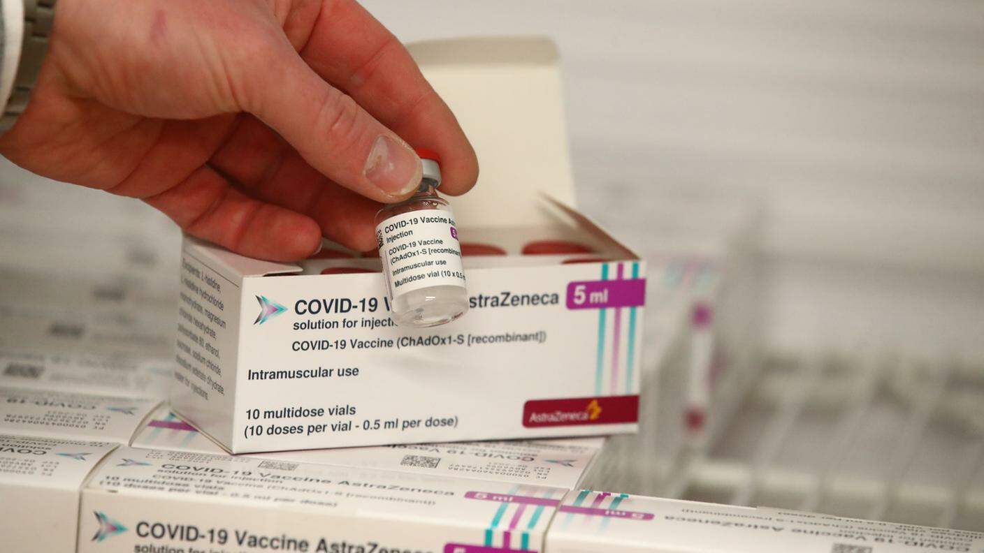 Il vaccino AstraZeneca potrebbe causare problemi di coagulazione