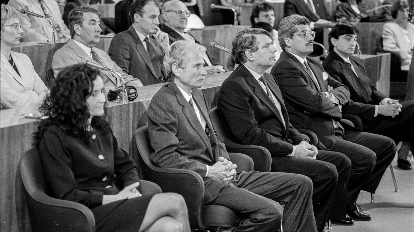 maggio 1995 - Bellinzona, Governo, Insediamento e giuramento nuovo consiglio di stato, da sinistra i Consiglieri di Stato Marina Masoni e Pietro Martinelli, Giuseppe Buffi, Alex Pedrazzini e Marco Borradori