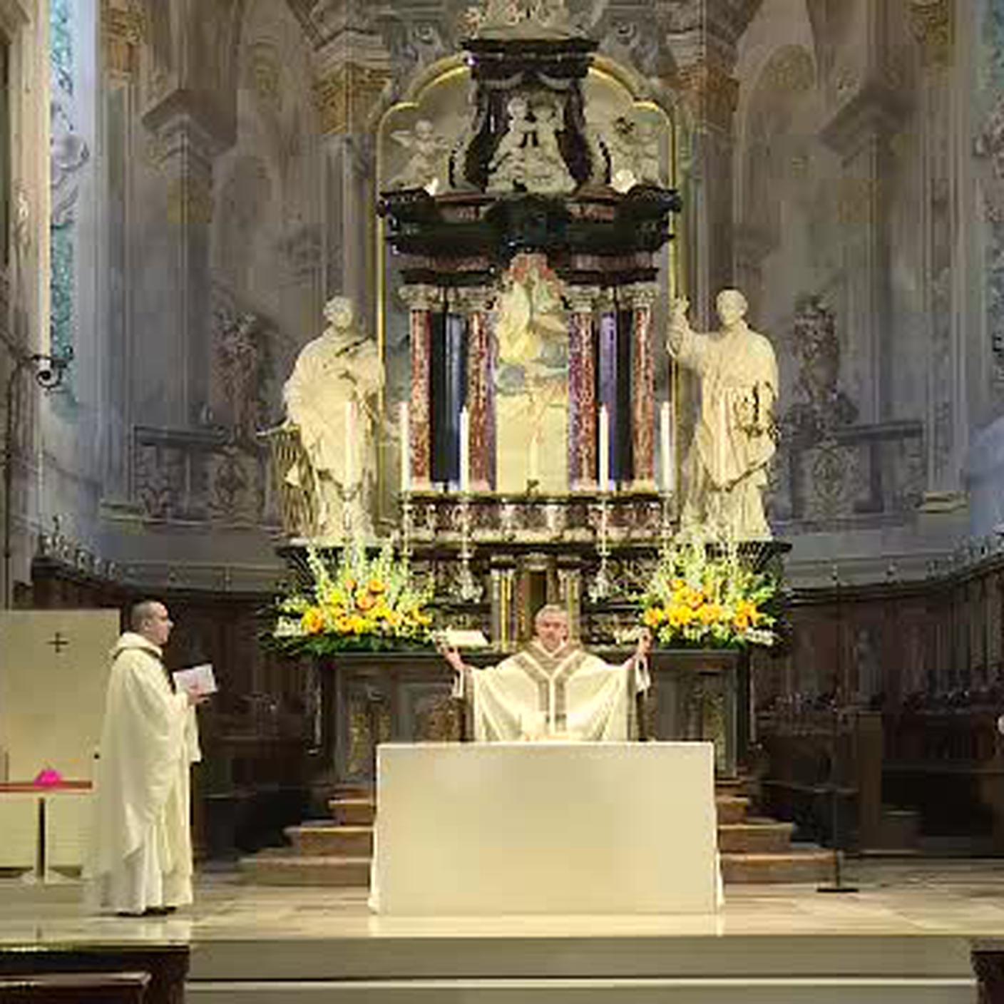 Vescovo Valerio Lazzeri durante il Culto evangelico di Pasqua dalla Cattedrale San Lorenzo, Lugano