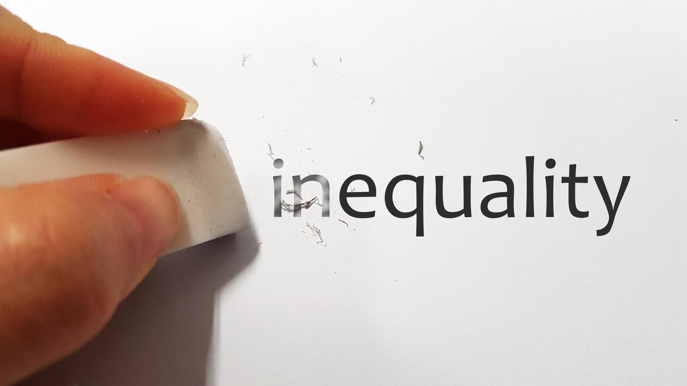 togliere, eliminare la disparità salariale