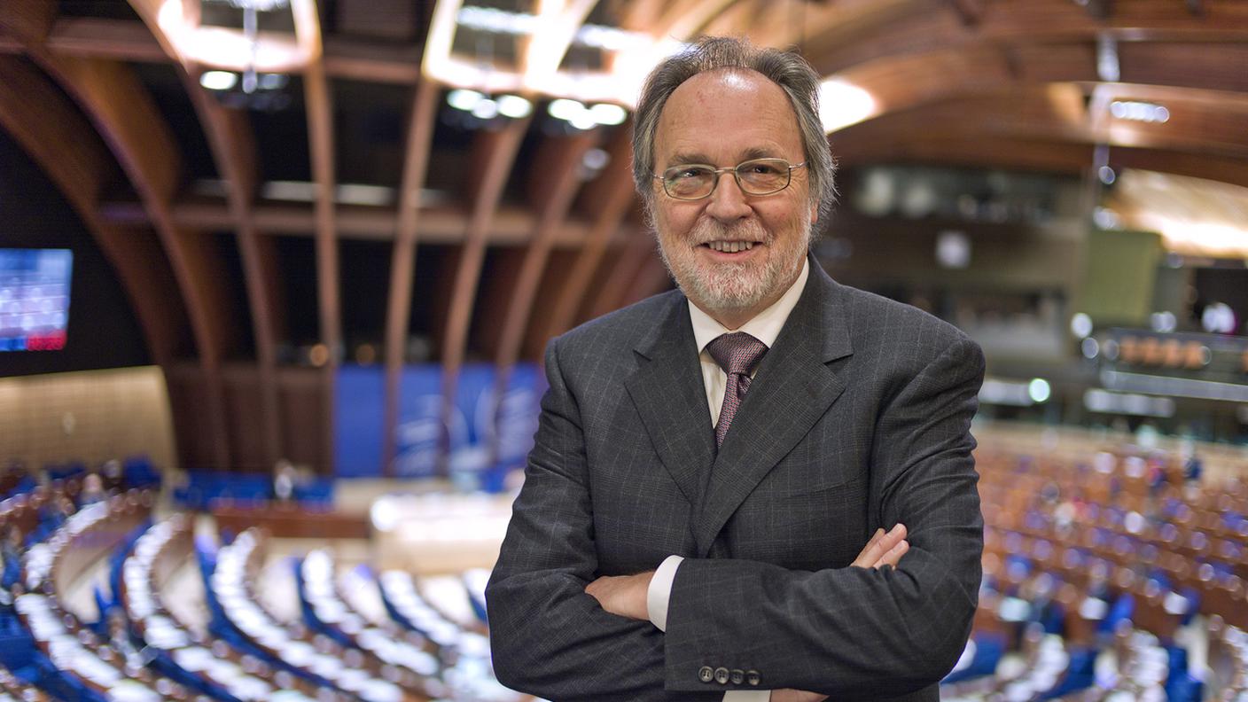 Dick Marty, all'interno del Palais de l'Europe a Strasburgo, Francia
