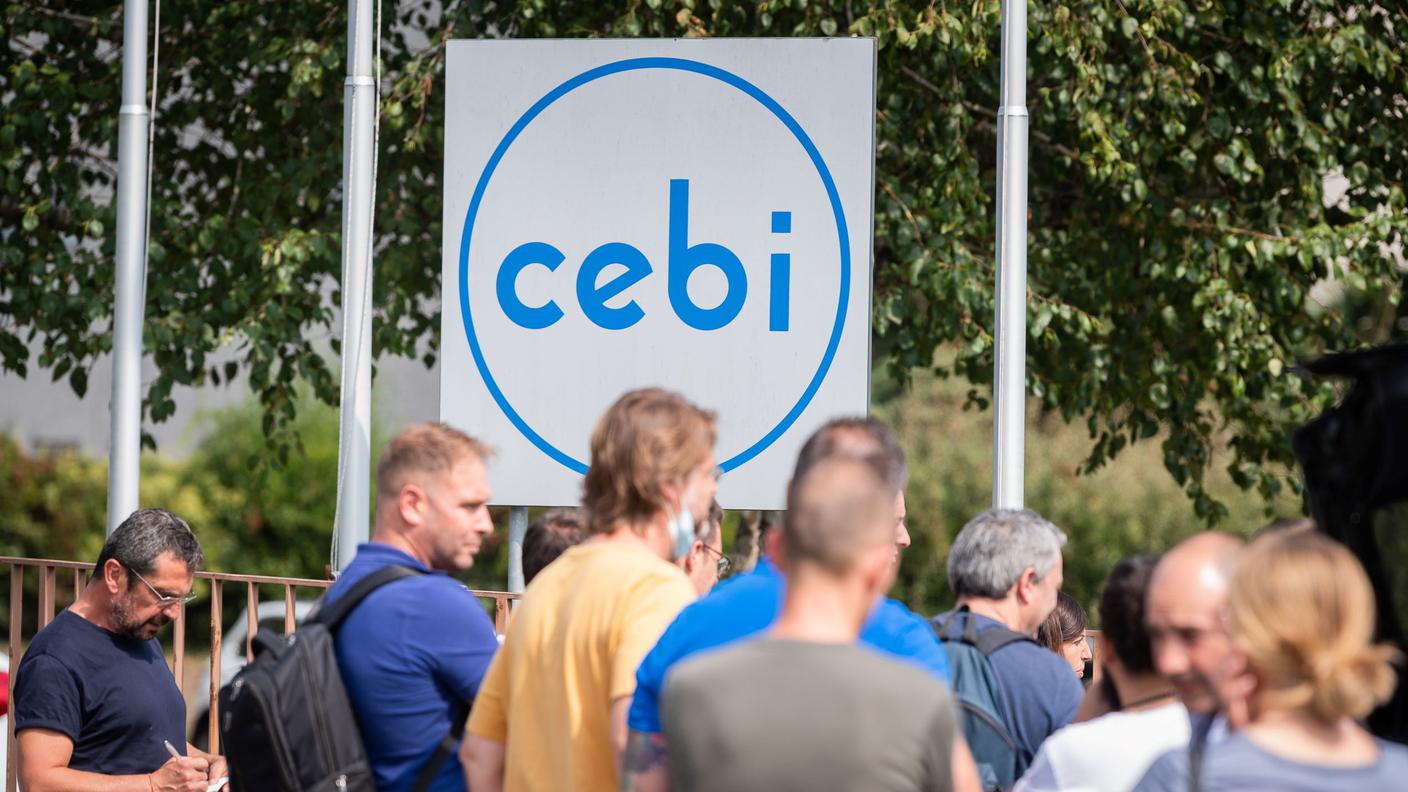 Azioni sindacala davanti alla Cebi di Stabio