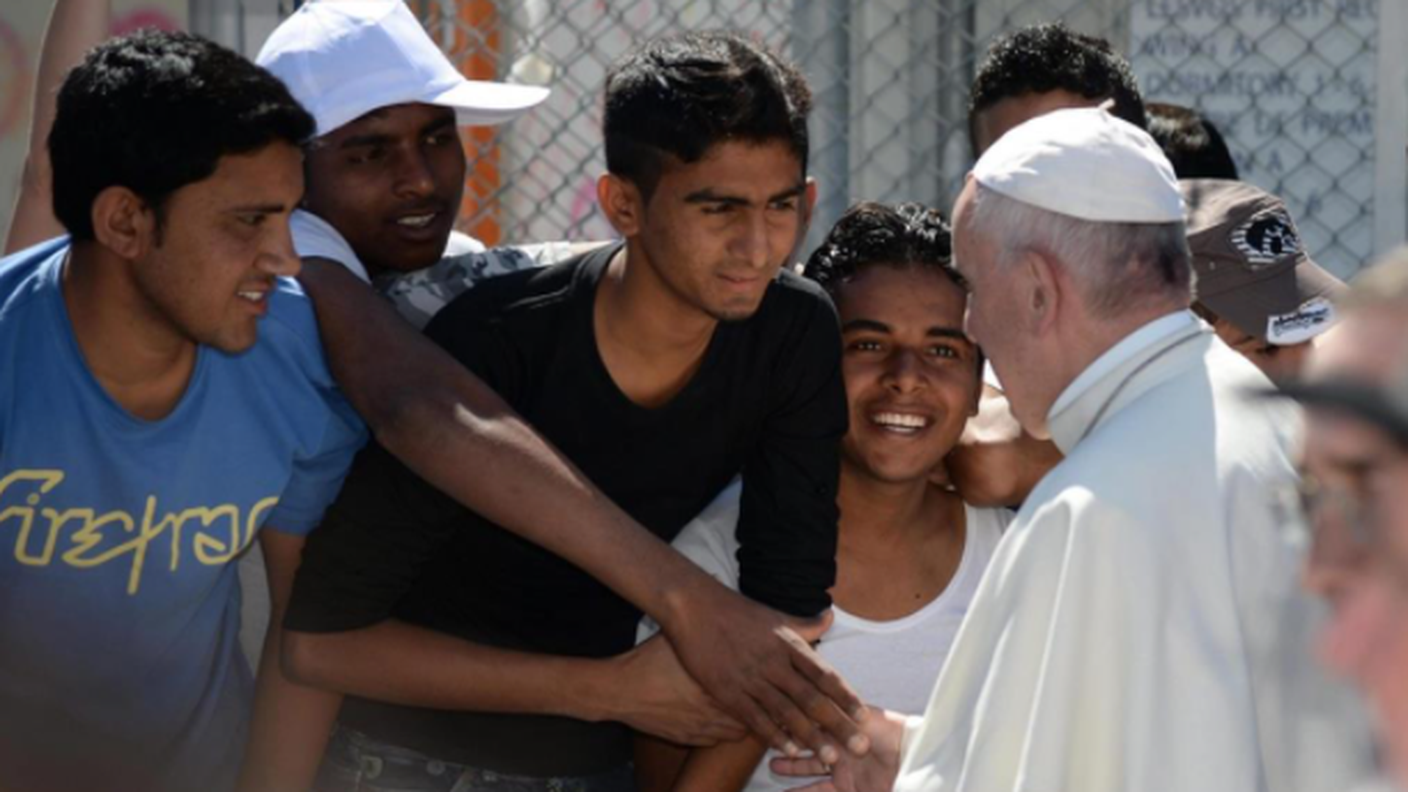Papa Francesco tra i migranti a Lesbo nel 2016