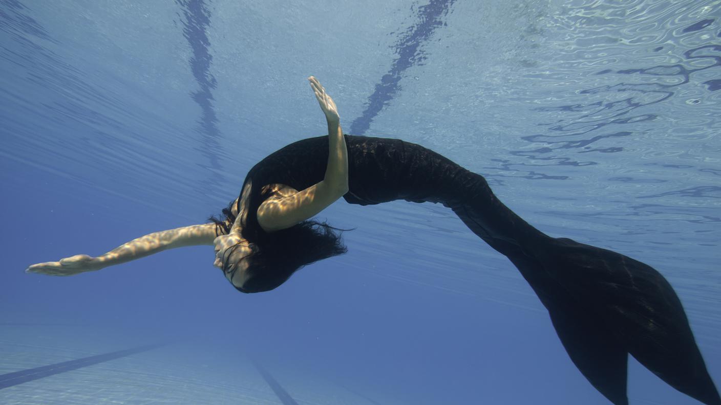 nuotare costume sirena mermaiding