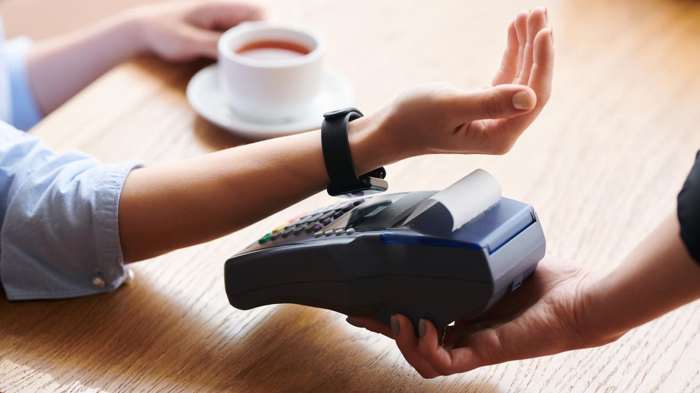 Effettuare pagamenti contactless con smartwatch