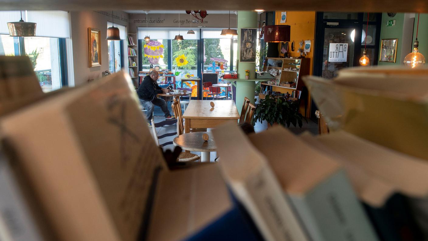 Osteria sociale BarAtto, oltre bere e mangiare, è possibile lo scambio di libri usati