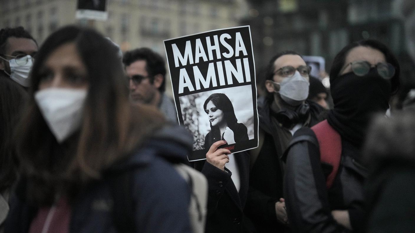 Iran, protesta per la morte di Mahsa Amini 