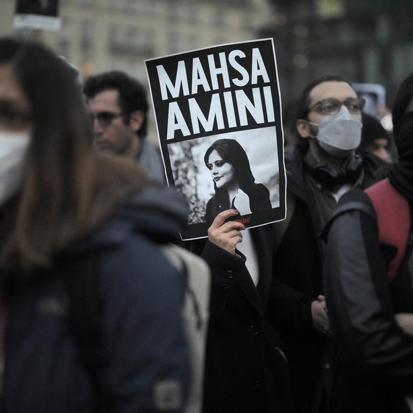 Iran, protesta per la morte di Mahsa Amini 