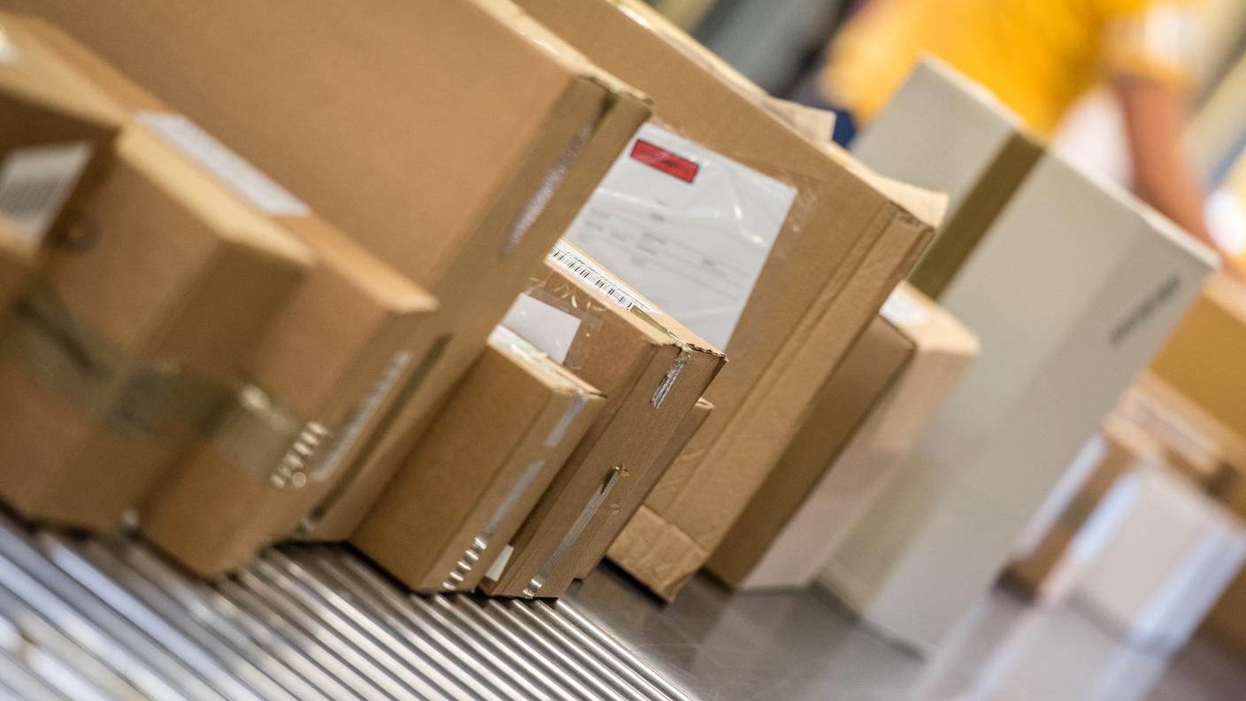 Imballaggi, cartone, scatola, nastro trasportatore, invio