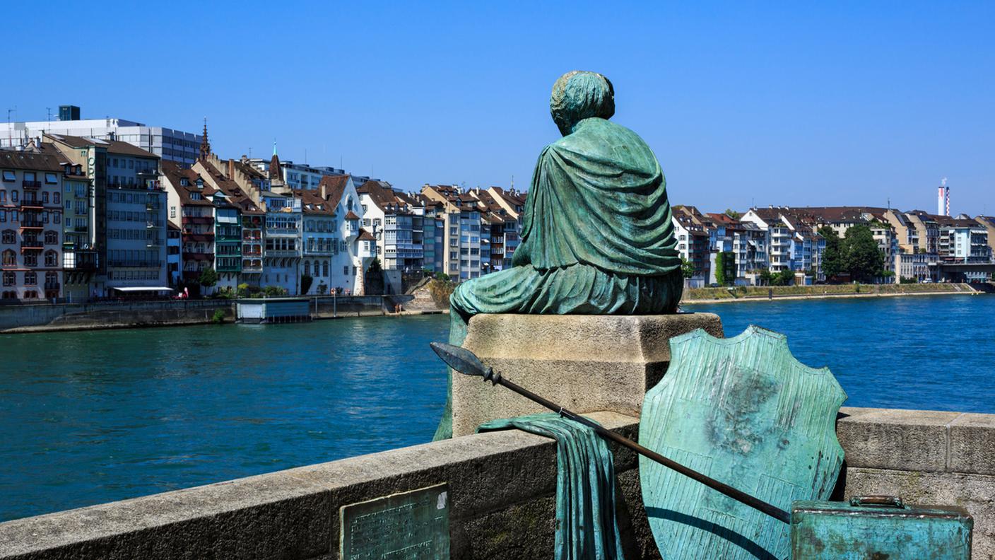 Statua di Helvetia statua sul Reno in Basilea