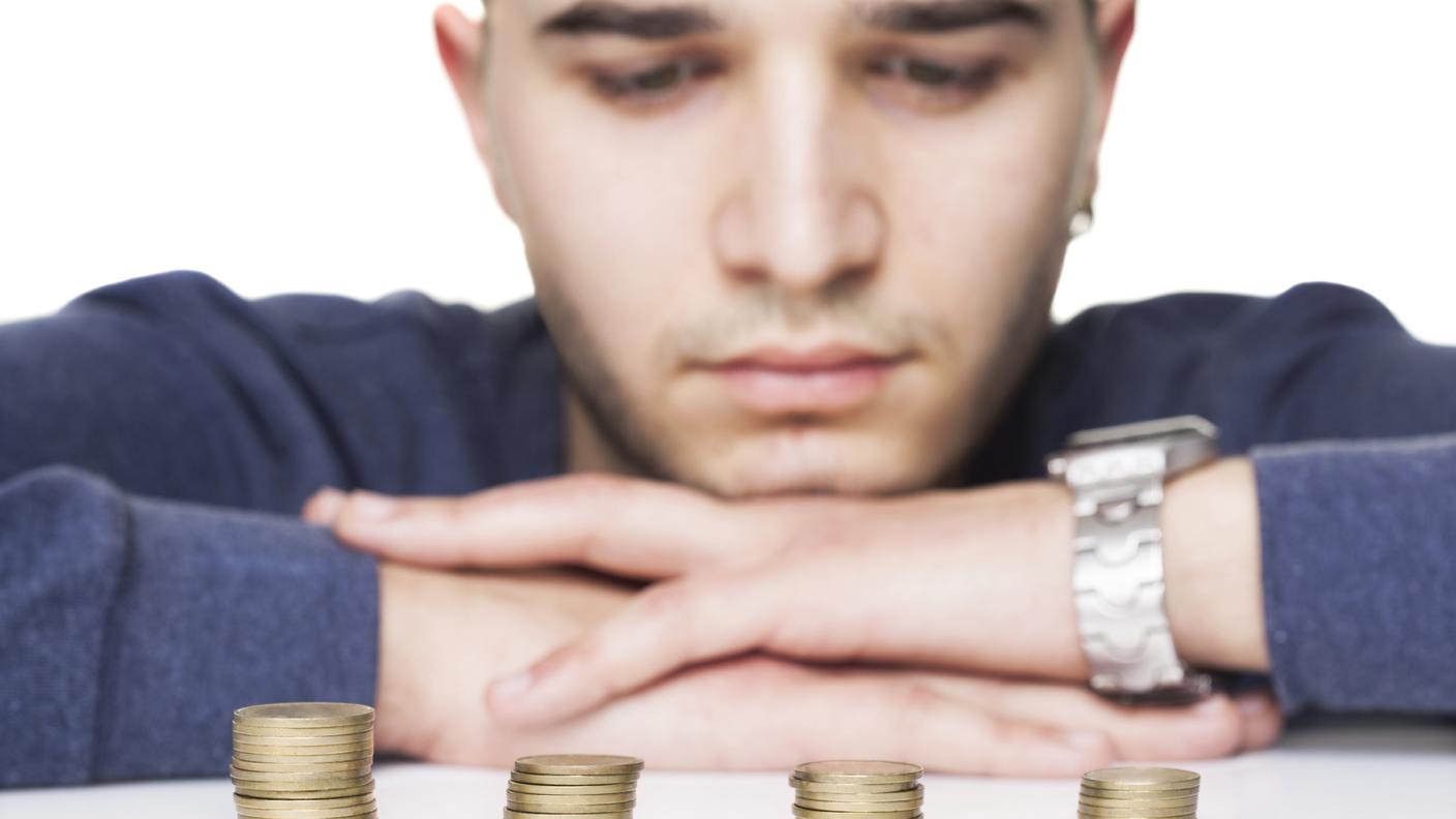 Indebitamento, giovani, soldi, povertà