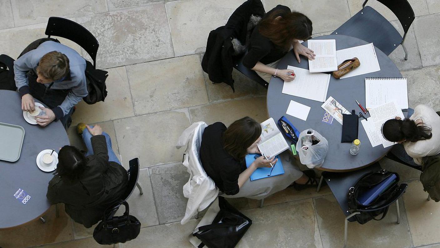 Gli studenti svizzeri potranno continuare a studiare all'estero