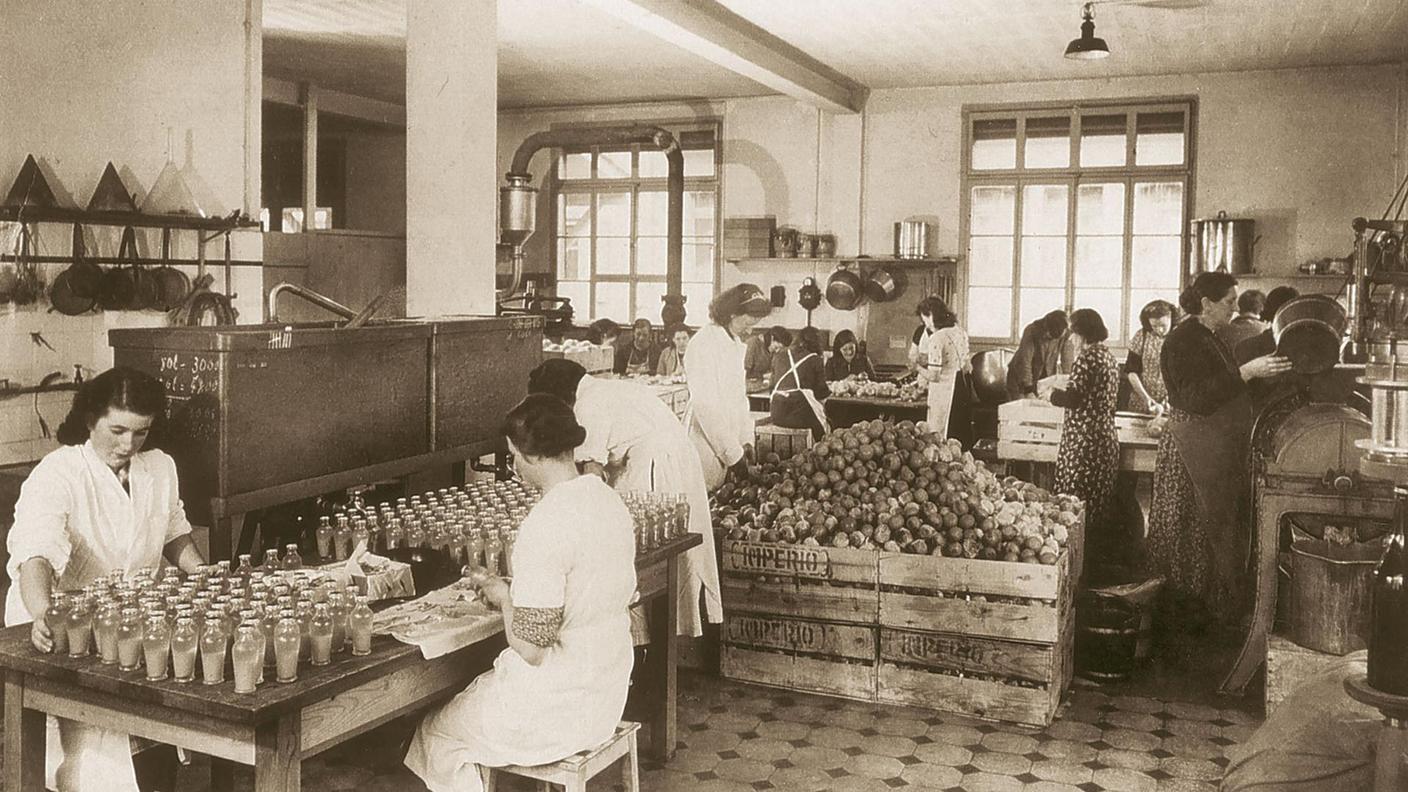 A Chavannes, la prima fabbrica di imbottigliamento manuale