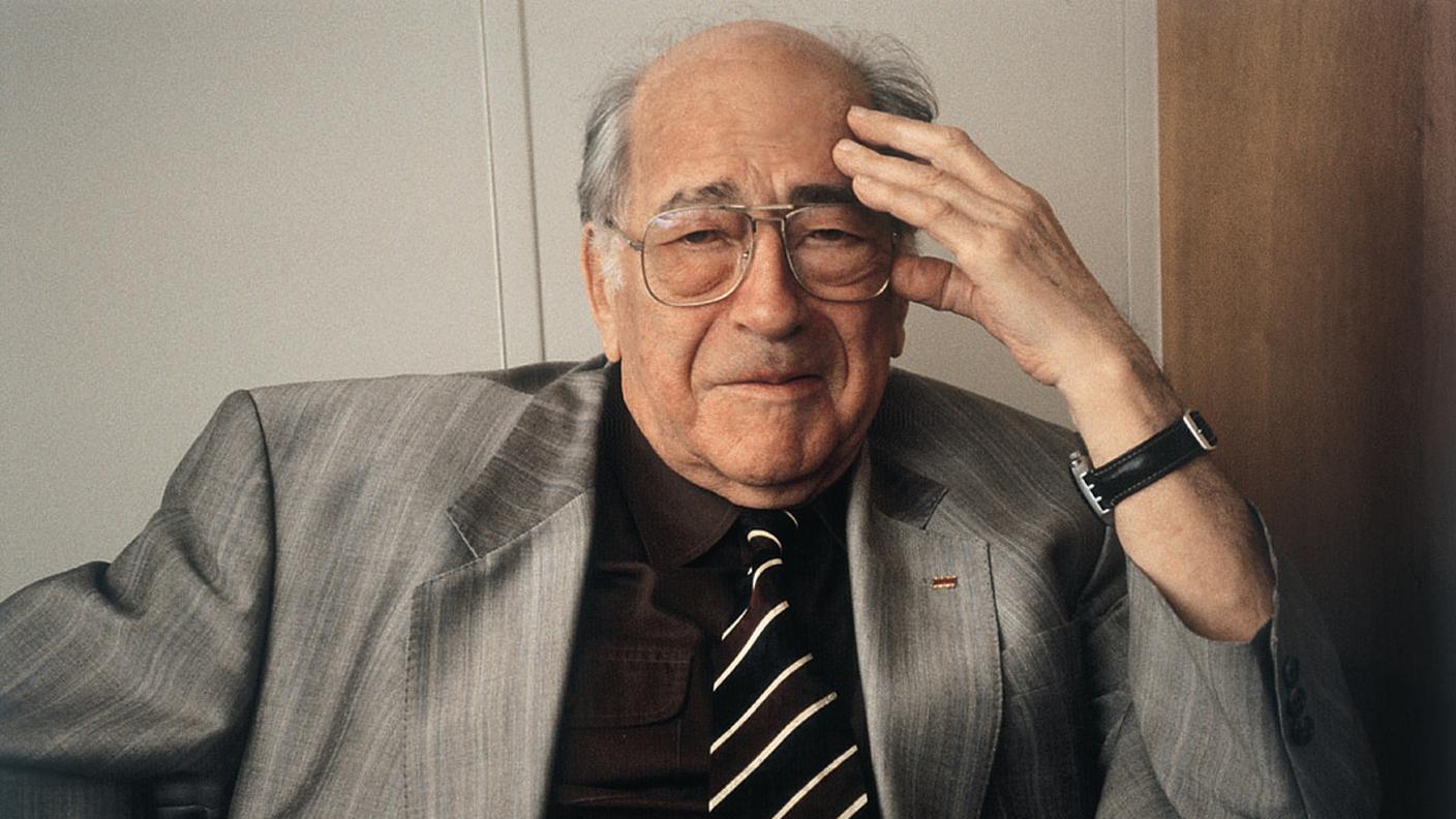 Il Dr. Robert R. Barth, fondatore della Rivella AG e inventore dell'omonima bevanda, è morto il 29 marzo 2007 all'età di 85 anni