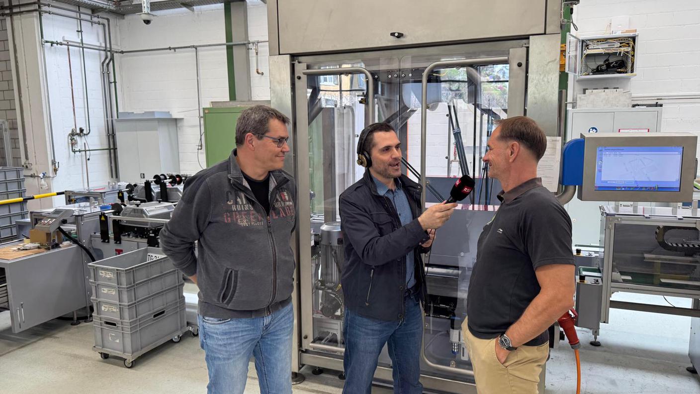 André Seiler, Direttore e Beat Gilomen, Responsabile della produzione alla Plaque Suisse a Nunningen (SO)