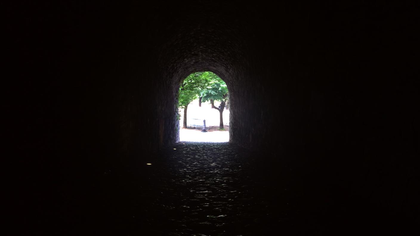 Tunnel oscurità