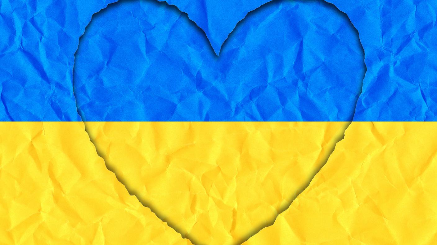  Ukrainian flag heart