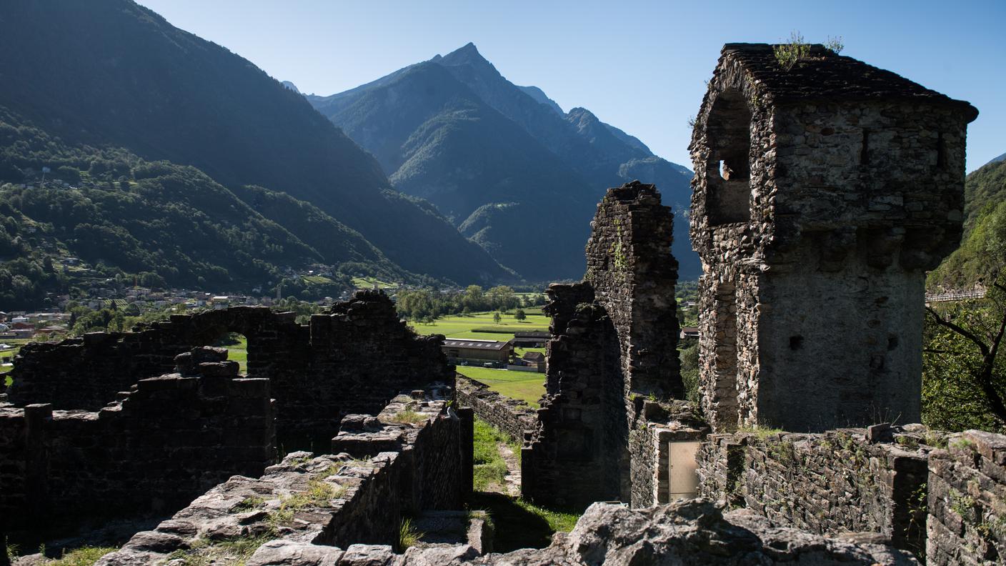 Semione Castello Serravalle.jpg