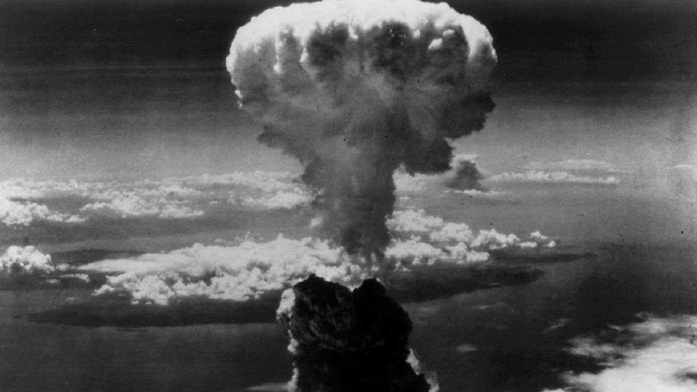 Il fungo atomico sopra Nagasaki