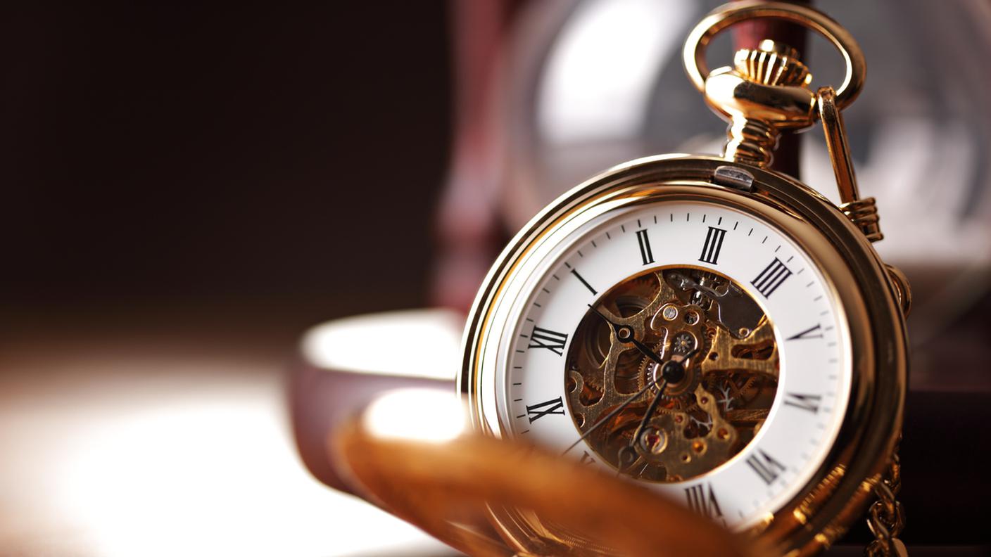 orologio antico elegante senza tempo