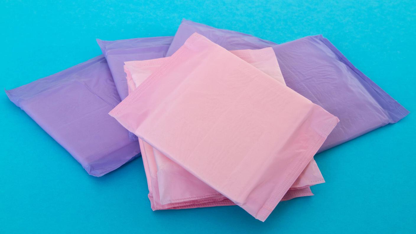  sanitary napkins 