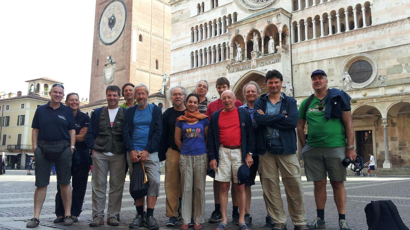 I nuovi argonauti davanti al duomo di Cremona