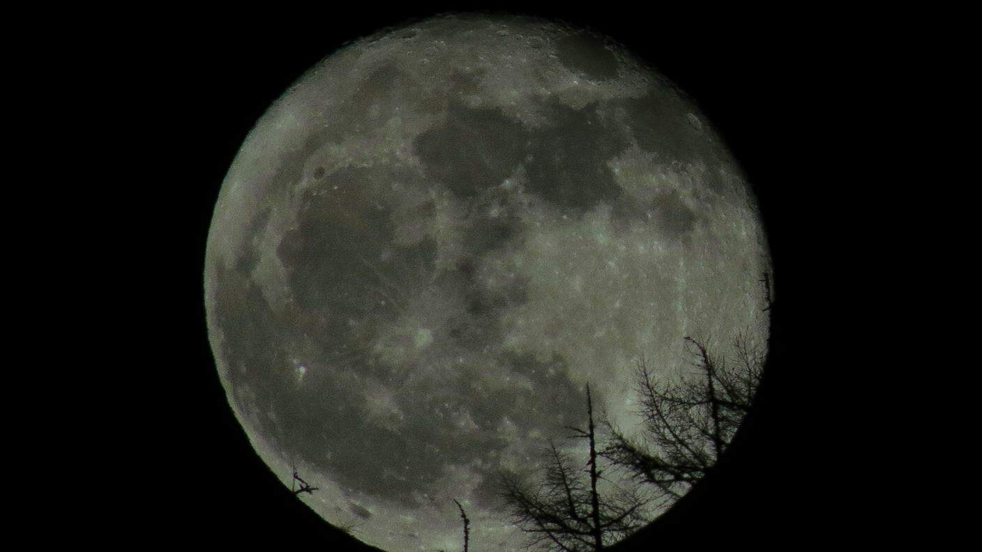 Luna a Campo Blenio di Stefania Camponovo
